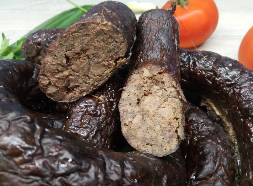 Домашняя колбаса с ливером и мясом