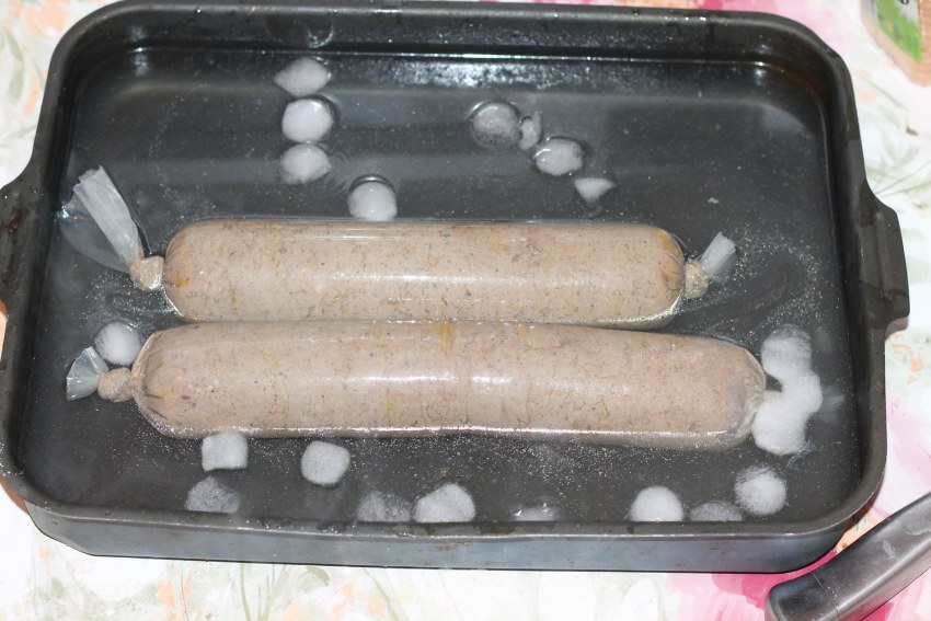 Колбаски для жарки домашние в кишке