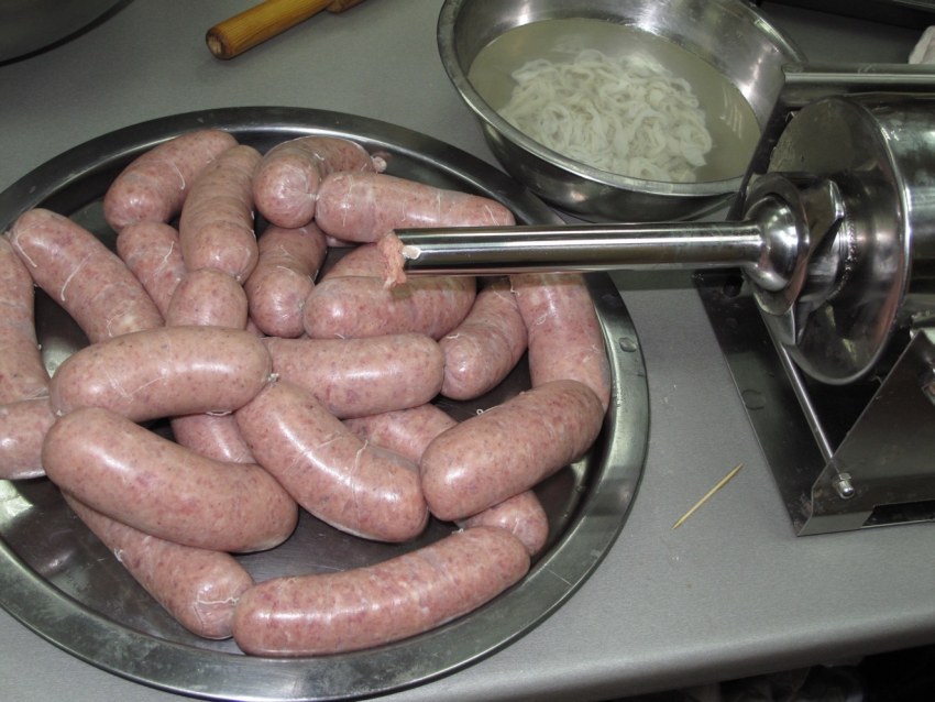 Колбаса домашняя копченая