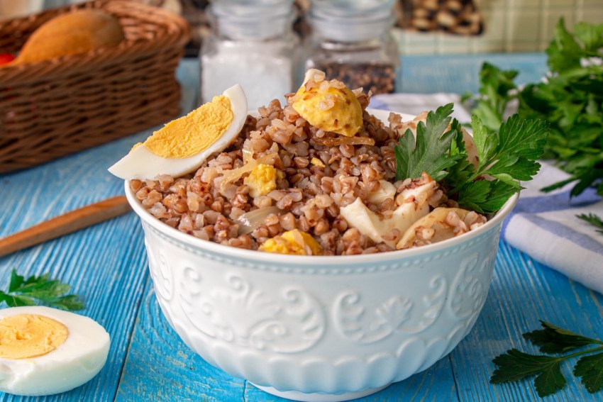 Гречневая каша с яйцом