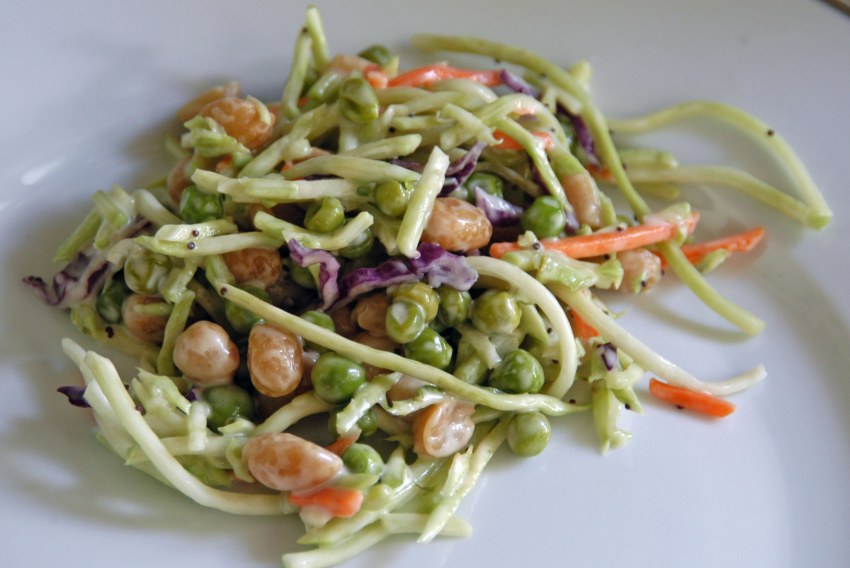 Салат с говядиной и горошком