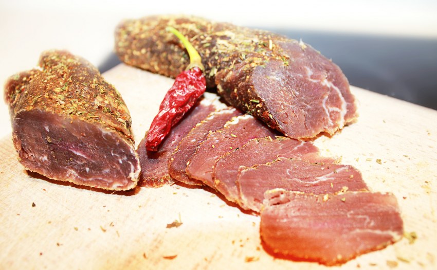 Пастрома свинина сыровяленая