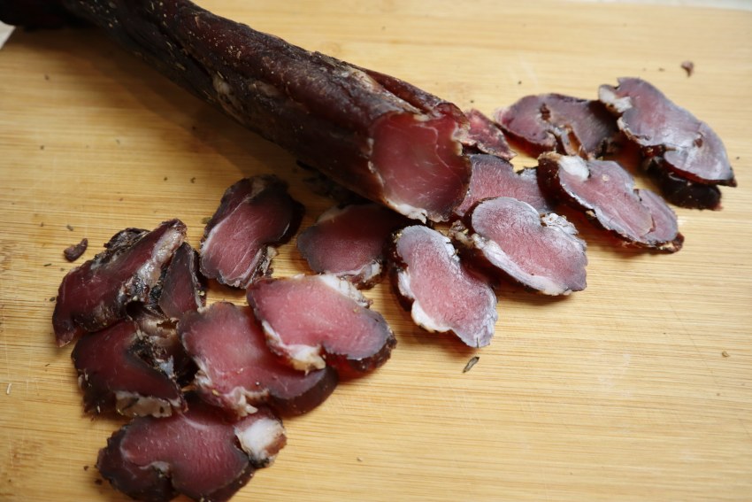 Пастрома свинина сыровяленая