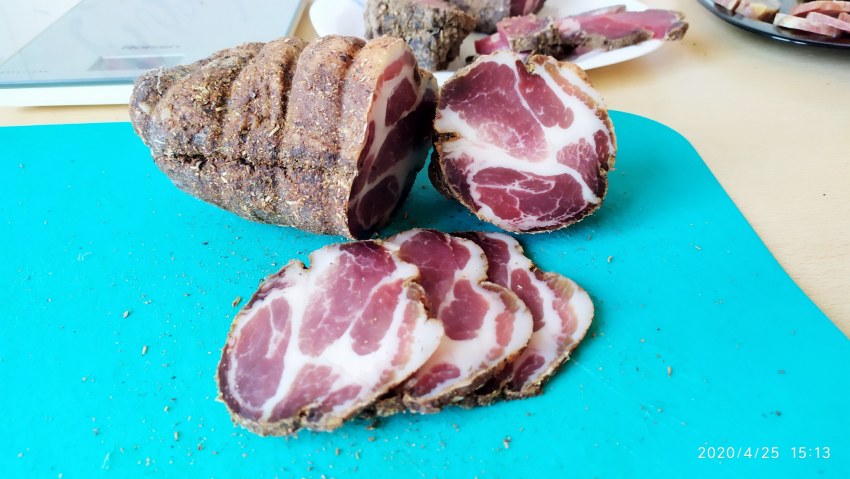 Свинина сыровяленая нитритной солью