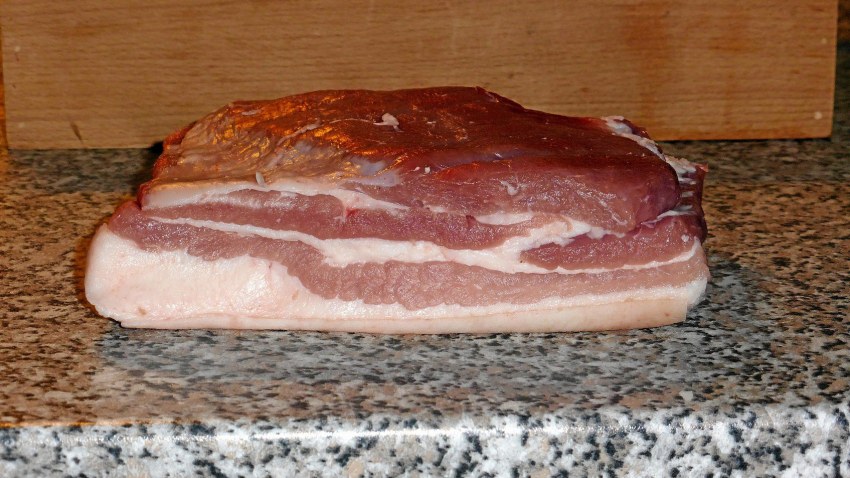 Чипсы мясные сыровяленые