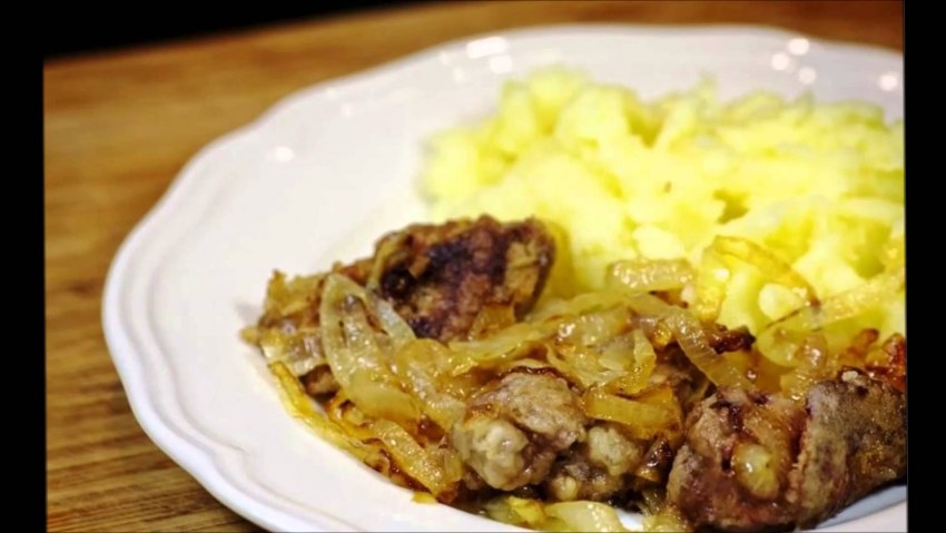 Куриная печень с луком