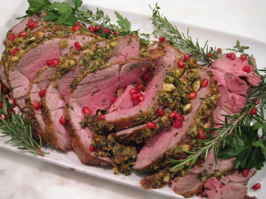 Баранья нога с травами