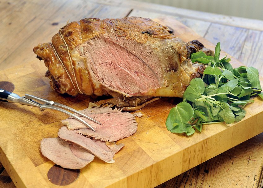 Баранина запеченная в духовке