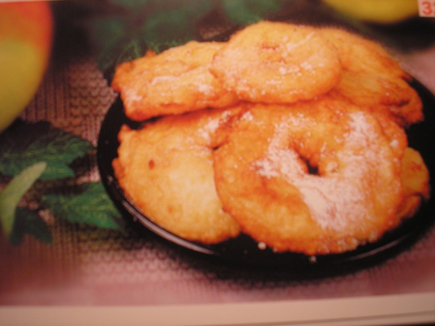 Жареные яблоки с корицей