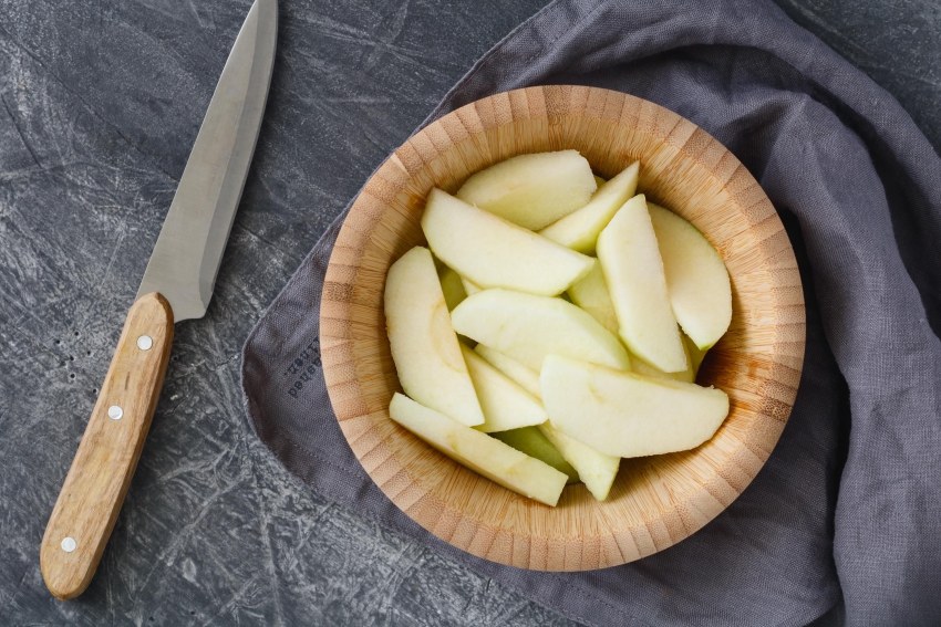 Жареные яблоки в карамели