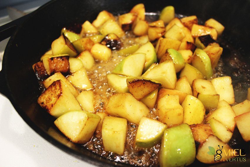 Блюда из яблок на сковороде