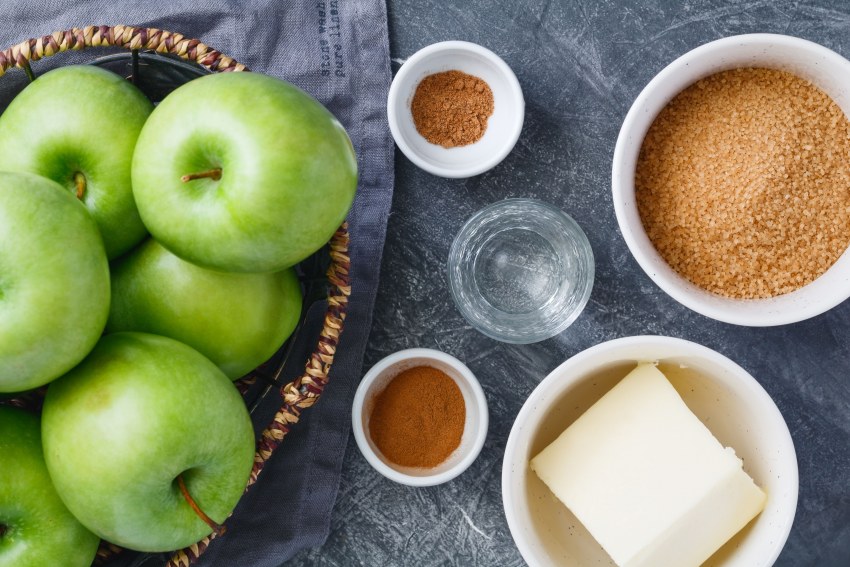 Яблоки в тесте жареные