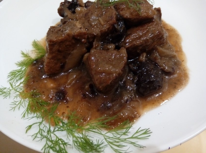 Томленая говядина с овощами