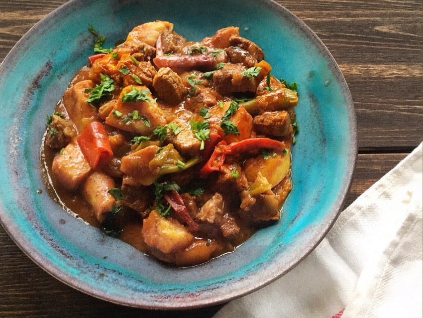 Тушеная картошка с куриной печенью