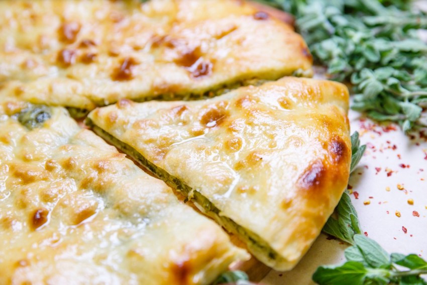 Пирог с зеленым луком и яйцом из слоеного теста от Юлии Высоцкой