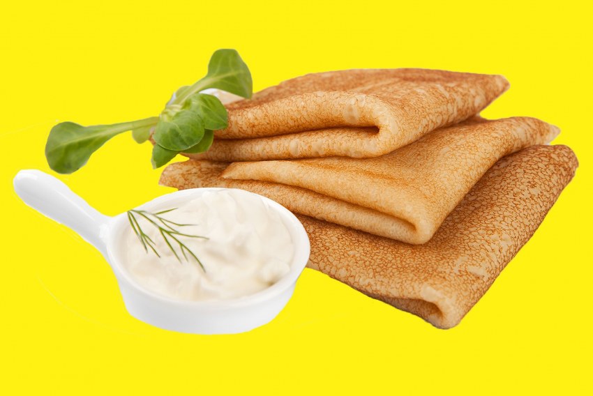 Блины со сметаной