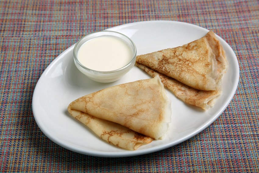 Блины со сметаной