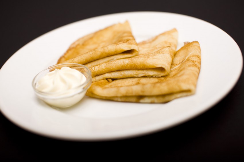 Блинчики со сметаной