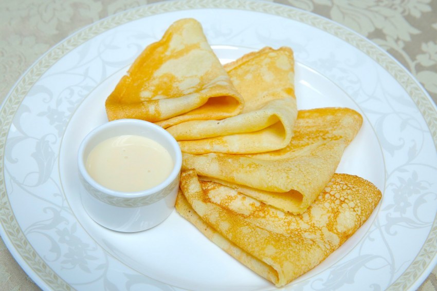 Блины со сметаной