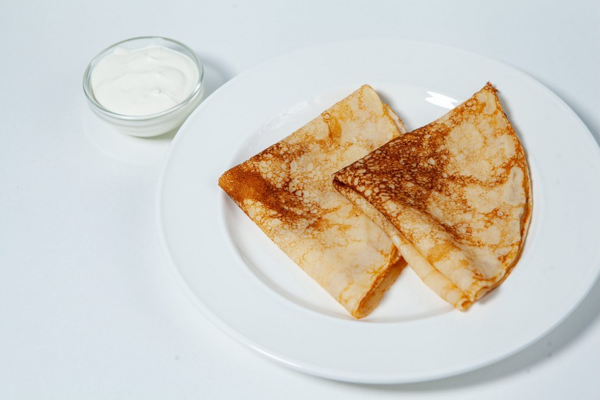 Блинчики со сметаной