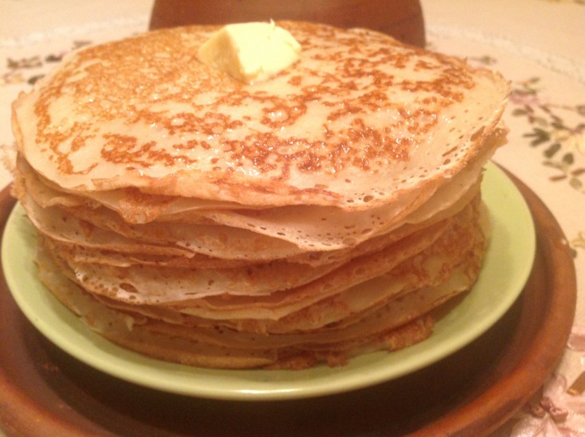 Блины с малиновым вареньем