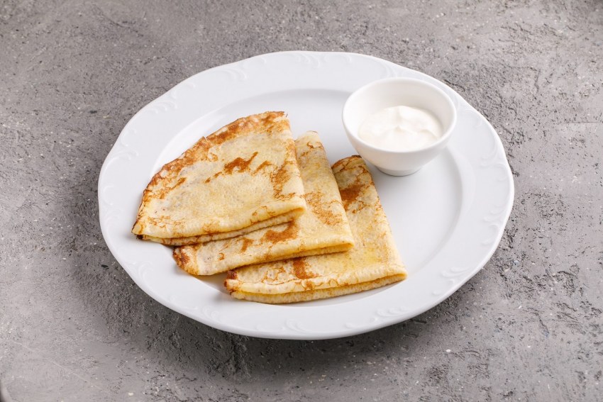 Блины со сметаной