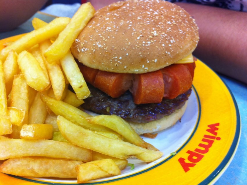 Гамбургер с сосиской