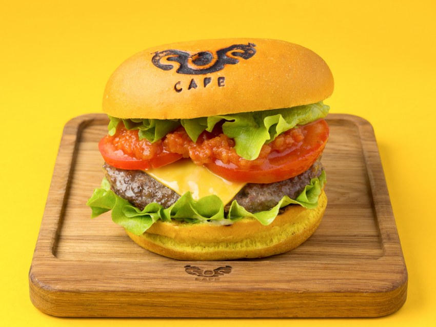 Бургер с колбасой