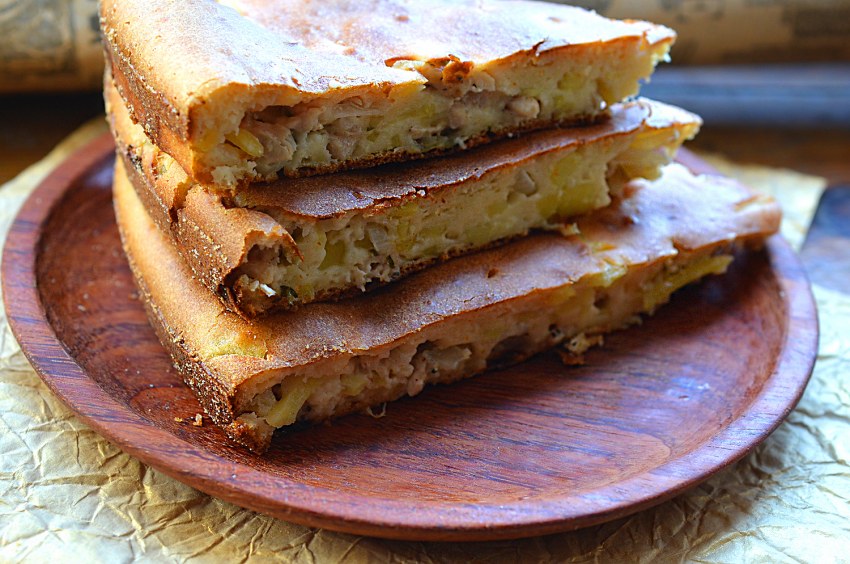 Пирог с квашеной капустой