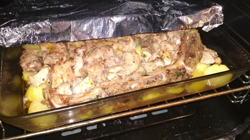 Ребра с картошкой в духовке в фольге