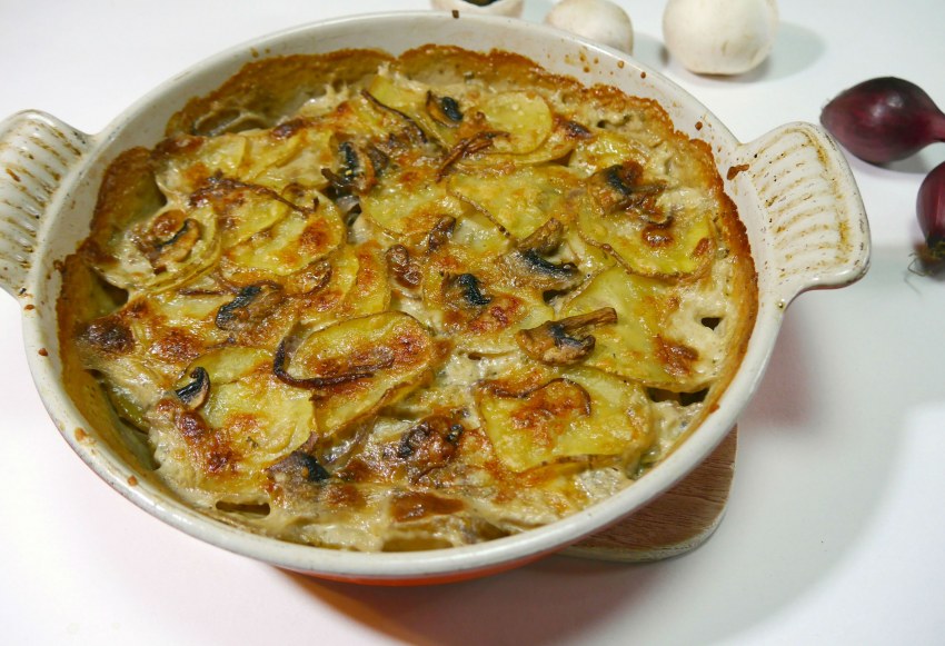 Свиные ребра с картошкой в казане