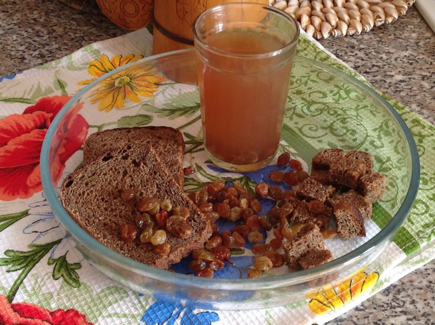 Квас с изюмом