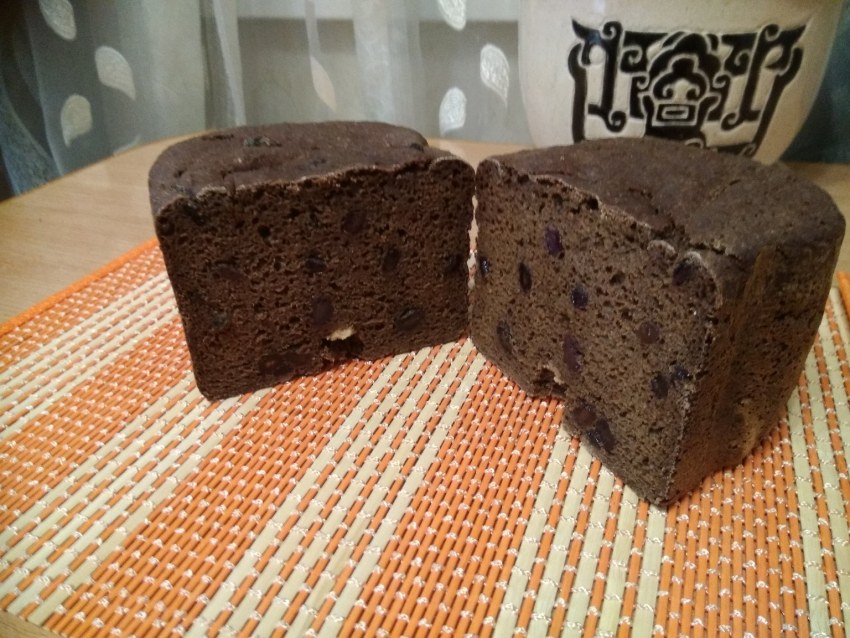 Квас с изюмом и хлебом