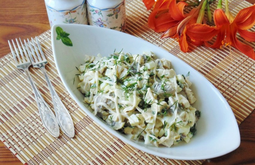 Салат курица ананас кукуруза грецкий орех