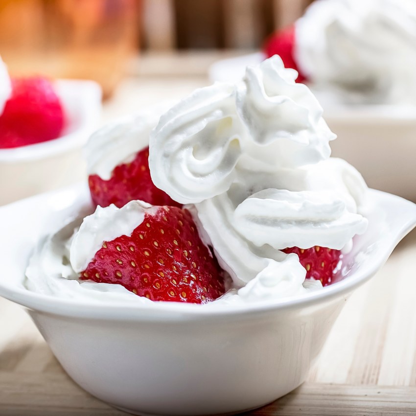 Желе со взбитыми сливками