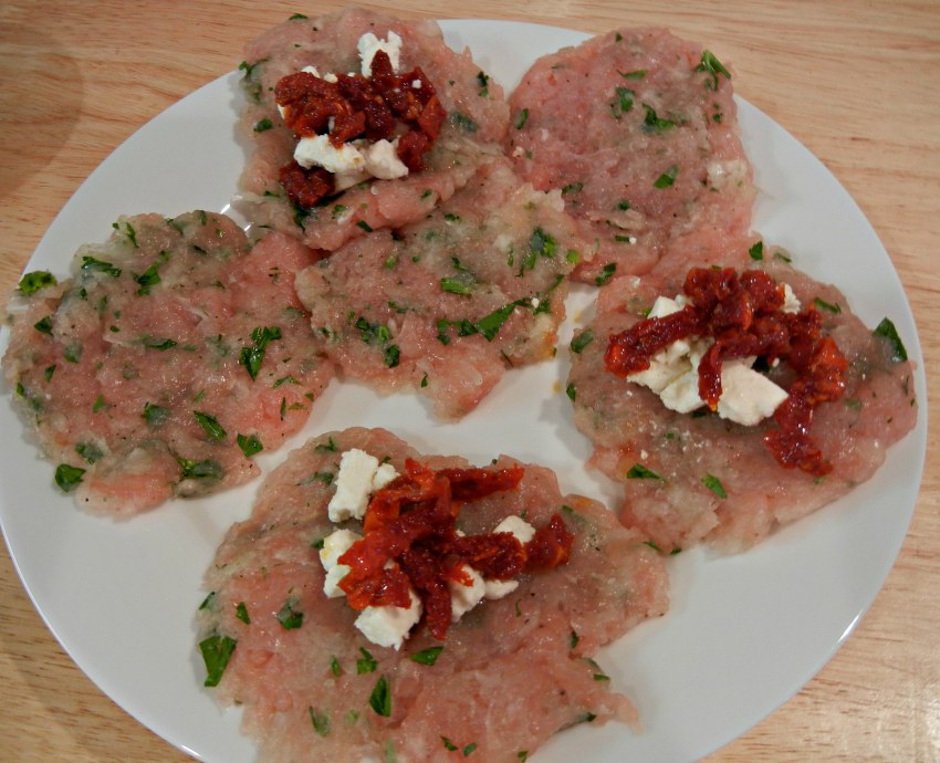 Котлеты с помидорами