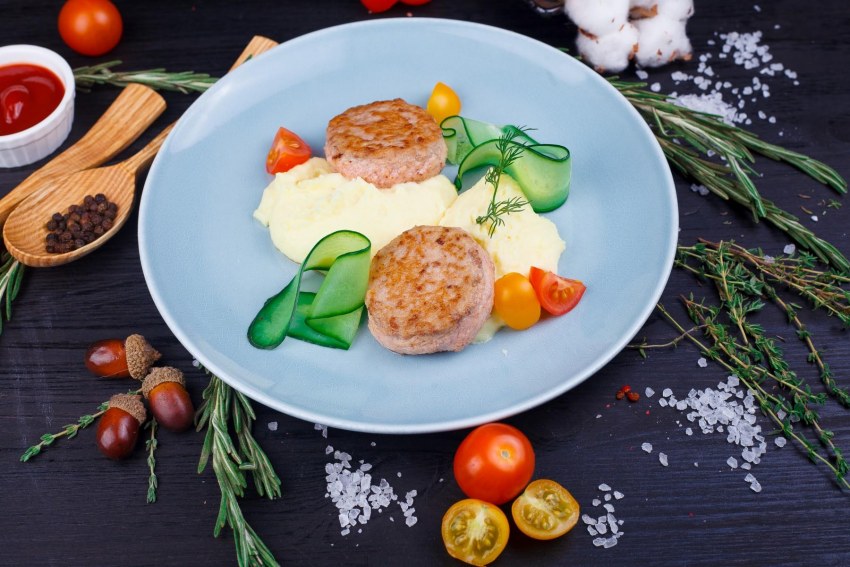 Котлеты из индейки с пюре