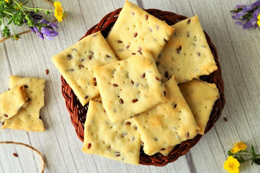 Крекер в виде косточки