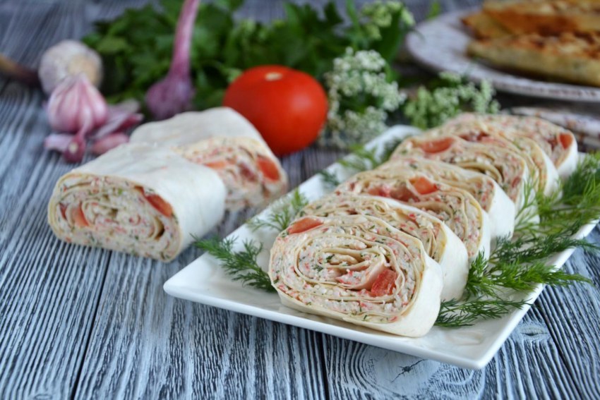 Рулет из лаваша с курицей