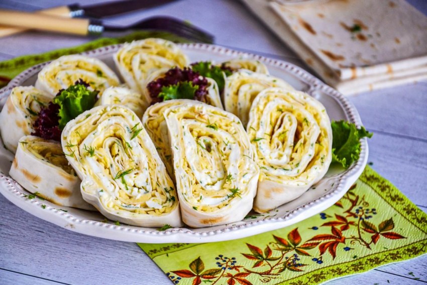 Рулетики из лаваша с сыром