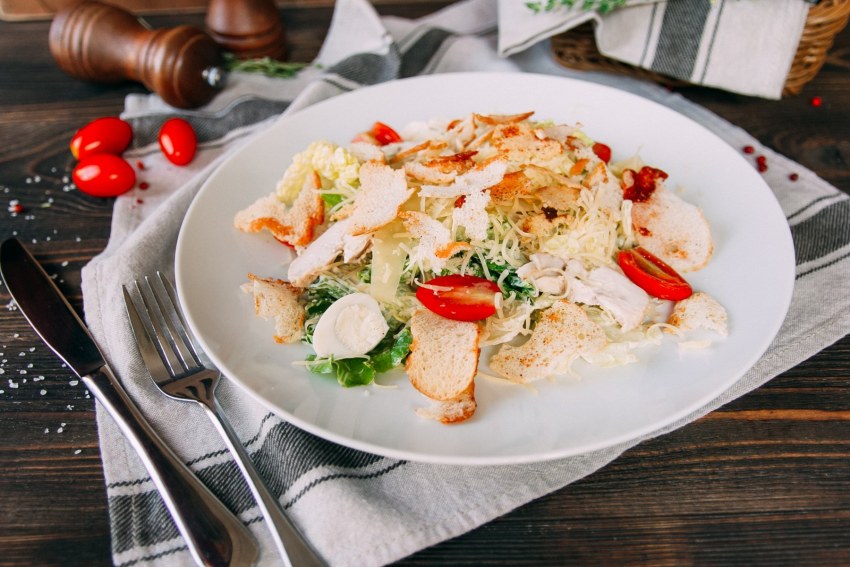 Цезарь с курицей