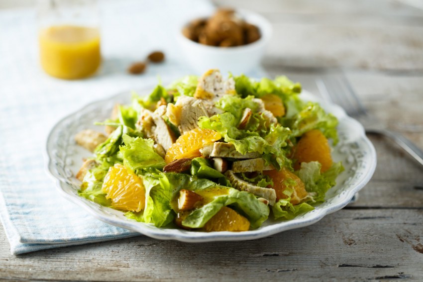 Салат с апельсином и сыром