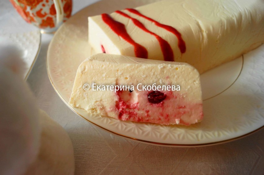 Творог с замороженной вишней