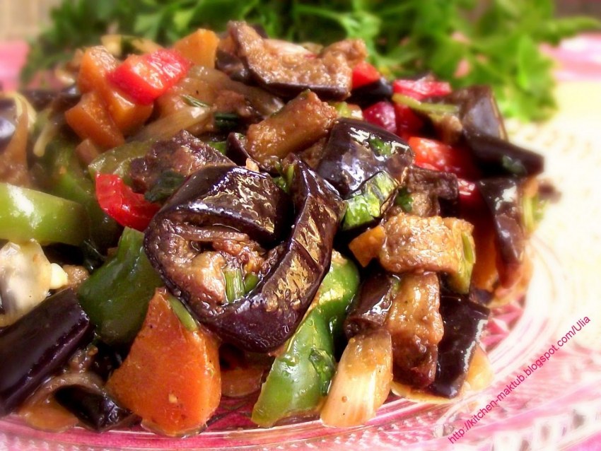 Салат с говядиной и баклажанами