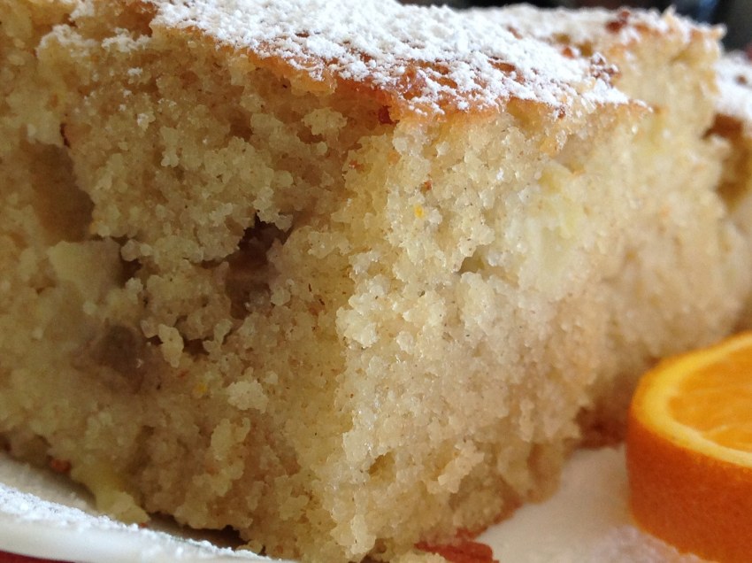 Пирог бисквитный на кефире