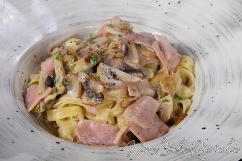 Спагетти фетучини карбонара