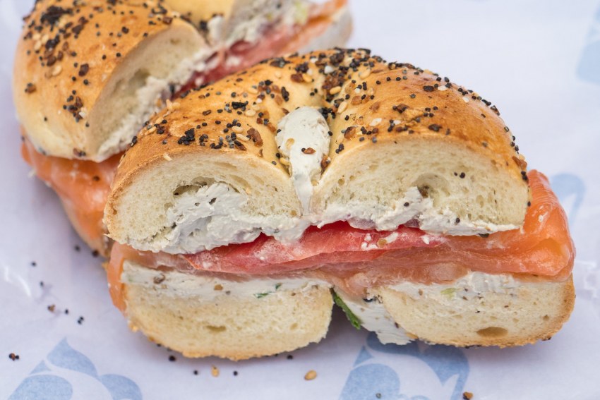 Бублик с тунцом