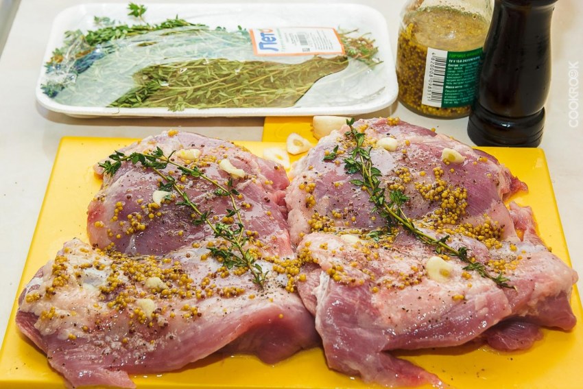 Бедро индейки в духовке