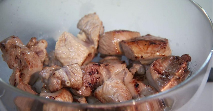 Кусок индейки в духовке