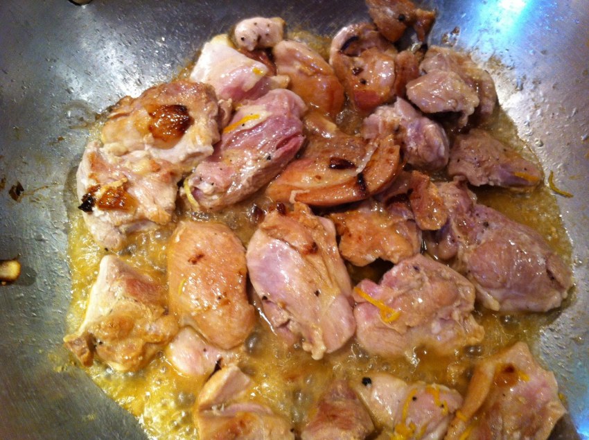 Мясо с грибами в сметанном соусе